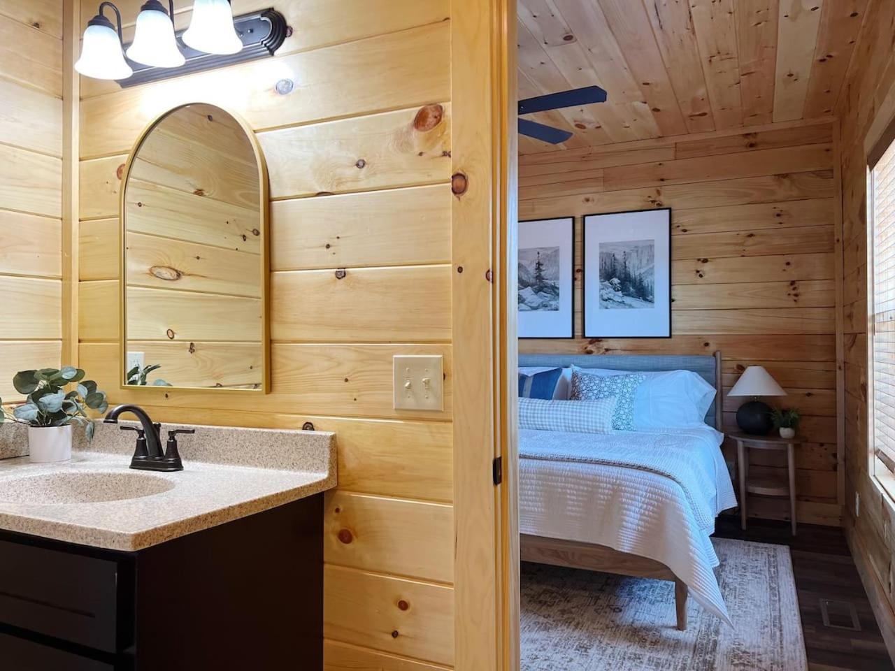 Splendid 2Cabins Sleeps 28 Pool Hot Tub More Пиджен Фордж Екстериор снимка