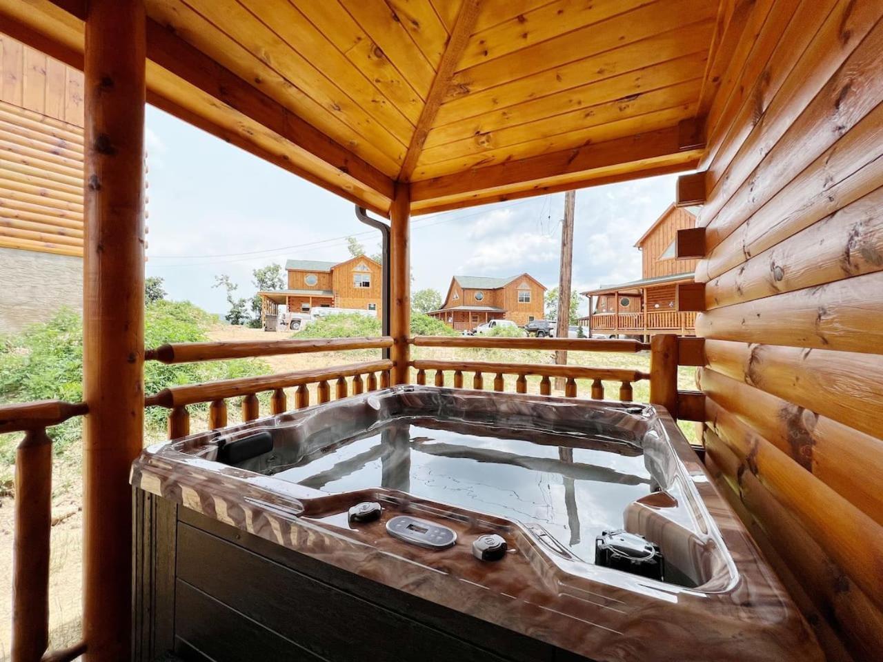 Splendid 2Cabins Sleeps 28 Pool Hot Tub More Пиджен Фордж Екстериор снимка